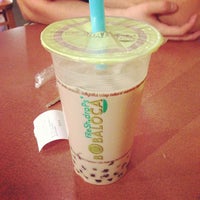 Photo taken at Boba Loca Tea &amp;amp; Coffee by Steaven R. on 10/27/2012