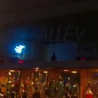 6/9/2014 tarihinde Katy R.ziyaretçi tarafından Back Alley Bar &amp;amp; Grill'de çekilen fotoğraf