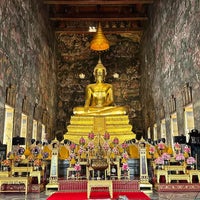Photo taken at Wat Suthat Thepwararam by ittipatlee™ 李哲明 on 3/13/2024
