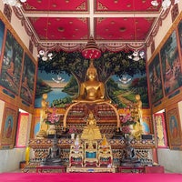 Photo taken at Wat Siri Kamalawat (Wat Mai Sena) by ittipatlee™ 李哲明 on 2/26/2021