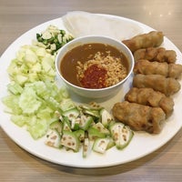 Photo taken at Tippawon Vietnamnese Cuisine by ittipatlee™ 李哲明 on 6/13/2022