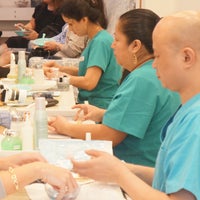 Foto scattata a Sapphire Nails &amp;amp; Spa da Sapphire Nails &amp;amp; Spa il 5/17/2014