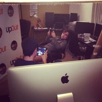 Foto diambil di UpOut HQ oleh Phil D. pada 12/13/2012