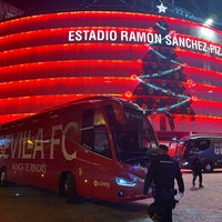 Photo taken at Estadio Ramón Sánchez-Pizjuán by しま(リシオ) on 12/16/2023