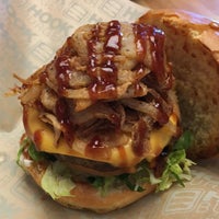 Foto tirada no(a) Hook Burger Bistro por robert l. em 11/29/2015