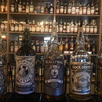 1/18/2020 tarihinde Kathy L.ziyaretçi tarafından The Exciseman Wine &amp;amp; Whisky Bar'de çekilen fotoğraf