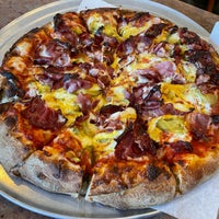 Foto tirada no(a) Downey Pizza Company por John K. em 1/6/2023