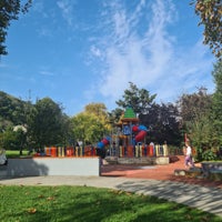 Photo taken at Cemil Topuzlu Parkı by Büşra Y. on 10/22/2023