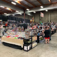 Photo taken at Frank &amp;amp; Son Collectible Show by Raleigh on 8/8/2019