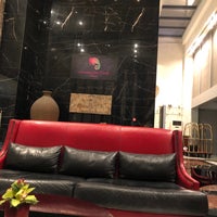 Foto diambil di Byblos Hotel oleh Salman 𣎴 pada 1/31/2019