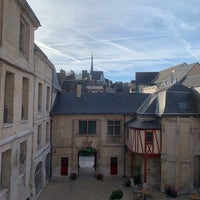 Photo taken at Hôtel de Bourgtheroulde (Autograph Collection) by Jack L. on 6/2/2019