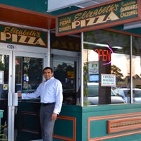 Foto diambil di Elizabeth&amp;#39;s Pizza Italian Restaurant Pizza and Subs oleh Elizabeth&amp;#39;s Pizza Italian Restaurant Pizza and Subs pada 6/3/2014