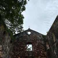 Photo taken at Porta De Santiago (A Famosa Fortress) by Muish on 12/11/2022