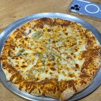 Снимок сделан в Ronny&amp;#39;s Pizza Saburtalo | რონის პიცა საბურთალო пользователем Rinat G. 3/13/2024