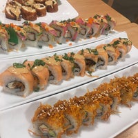 Photo taken at Sushi Itto by Mariana R. on 1/9/2018