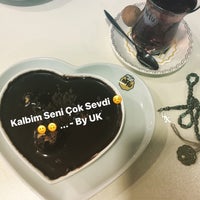 Photo taken at Bolulu Hasan Usta Süt Tatlıları by Uğur K. on 1/10/2018