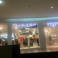 Photo taken at Forever 21 by Mona ♏. on 6/13/2015