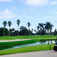 9/27/2013 tarihinde ᴡ R.ziyaretçi tarafından Country Club of Miami'de çekilen fotoğraf
