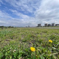 Photo taken at 多摩川緑地野球場 by dicecaseatoe on 5/6/2022