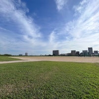 Photo taken at 多摩川緑地野球場 by dicecaseatoe on 9/16/2022