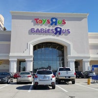 Photo taken at Toys&amp;quot;R&amp;quot;Us / Babies&amp;quot;R&amp;quot;Us by Chris on 2/2/2018