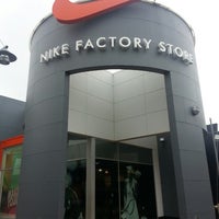 nike outlet harbor town