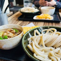 Photo taken at 肉汁うどんの南哲 by Hide K. on 2/24/2024
