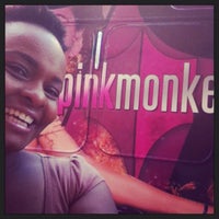 6/20/2013 tarihinde Coatcheckgirl™ziyaretçi tarafından Pink Monkey'de çekilen fotoğraf