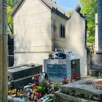Photo taken at Tombe de Jim Morrison by MIGUEL G. on 7/30/2022