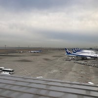 Photo taken at Airport Lounge - North Pier by Itoigawa M. on 1/18/2017