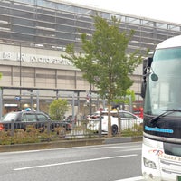 Photo taken at Kyoto Sta. Hachijo Exit Bus Terminal by 大河阪急＠HK-08 on 5/13/2023