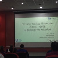 Foto tomada en THKÜ Konferans Salonu  por Oğuzhan Abdullah K. el 10/5/2016