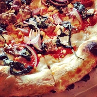 Foto diambil di Pitfire Artisan Pizza oleh Priscilla @. pada 5/1/2013