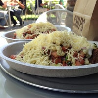 Photo taken at Chipotle Mexican Grill by Jere C. on 6/15/2013