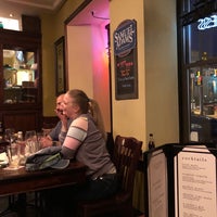 Photo taken at Sláinte Pub &amp;amp; Grill by Scott Kleinberg on 4/22/2018