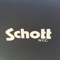 รูปภาพถ่ายที่ Schott NYC โดย Scott Kleinberg เมื่อ 10/6/2017