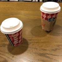 Photo taken at Starbucks by Scott Kleinberg on 12/14/2018