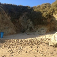 Foto diambil di Praia dos Buizinhos oleh joao a. pada 8/13/2018