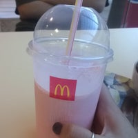 Photo taken at McDonald&amp;#39;s by Eylül A. on 10/25/2015