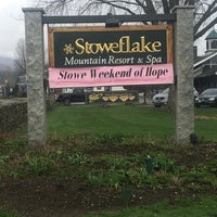 Foto tirada no(a) Stoweflake Mountain Resort &amp;amp; Spa por Cryssi L. em 5/4/2018