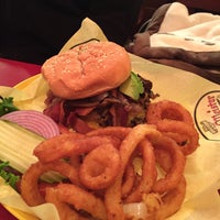 Foto scattata a Burgermeister da Limin S. il 10/10/2015