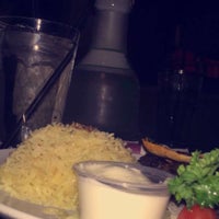 Foto tirada no(a) Aloosh Hookah Bar Restaurant por رِهَام em 1/17/2016