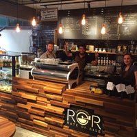9/20/2016 tarihinde Kutay A.ziyaretçi tarafından ROR Cafe &amp;amp; Roastery'de çekilen fotoğraf