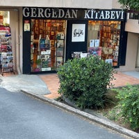 Photo taken at Gergedan Kitabevi by Rumet S. on 7/4/2022