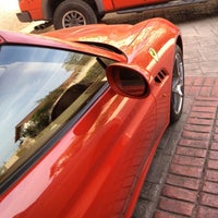 9/30/2014에 Roberto B.님이 Ferrari/Maserati Auto Gallery Woodland Hills에서 찍은 사진