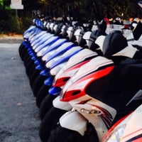 Photo taken at ELBOW BEACH CYCLES (Bermuda) by Dudley F. on 5/19/2014