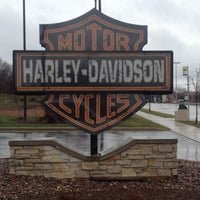 Photo taken at House of Harley-Davidson by Joey B. on 4/23/2013