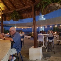 Снимок сделан в La Sirena Restaurant, Lounge and Sports Bar пользователем Nick C. 2/13/2020