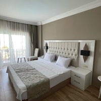 Photo taken at İssos Hotel by Şeyma Erdem on 9/9/2022