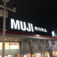 Photo taken at MUJI by めんつな on 11/24/2018